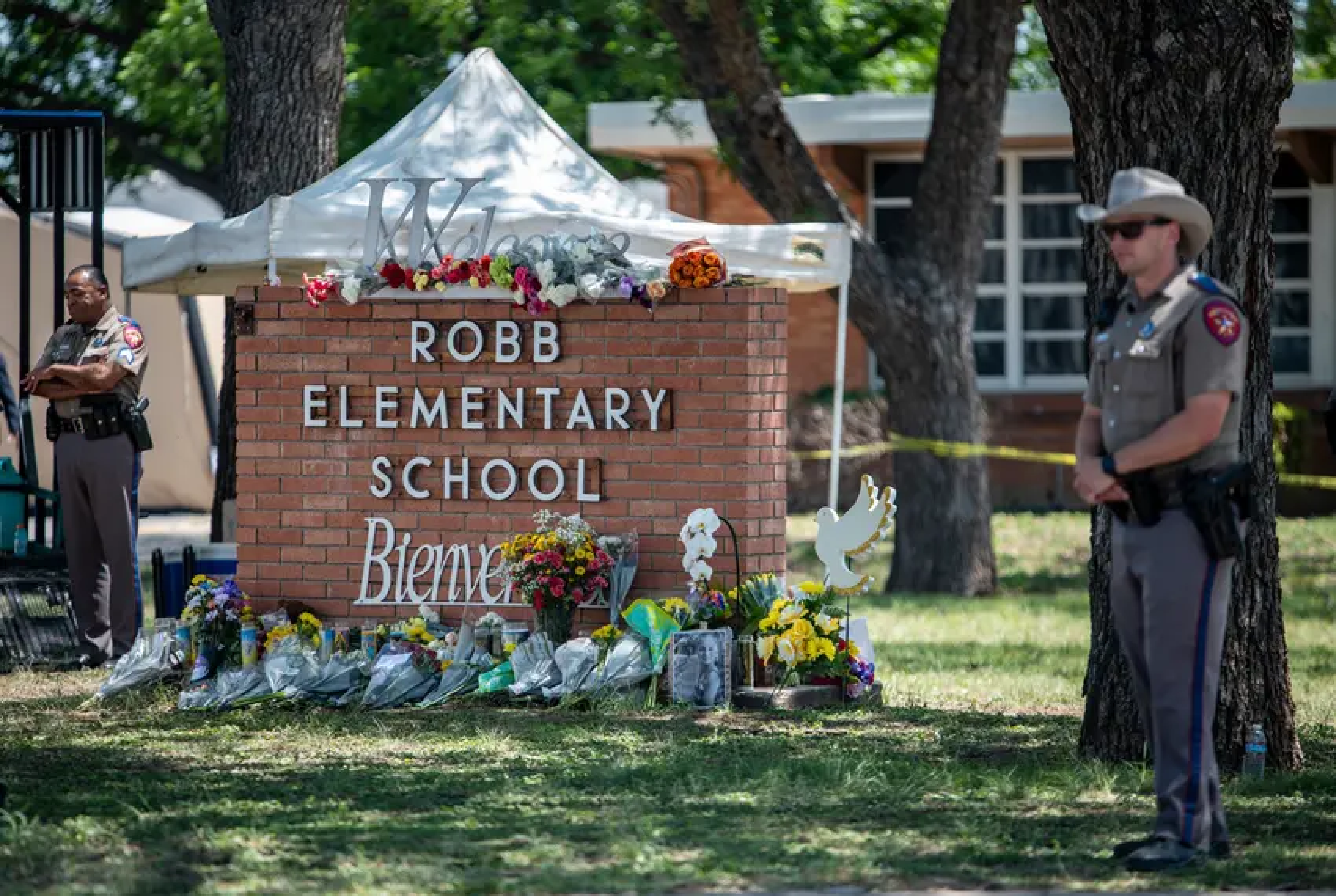 Law enforcement personnel work at the scene of a mass shooting in Robb Elementary School in Uvalde, Texas, May 25, 2022. (Sergio Flores for the Texas Tribune)